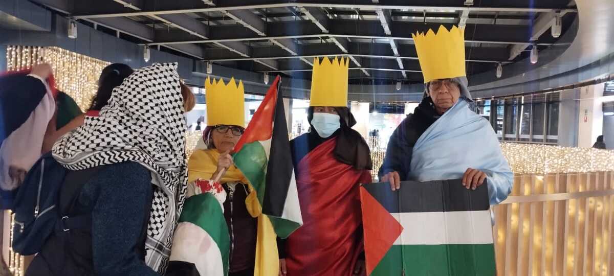 Los manifestantes portaron banderas de Palestina. | X @MexconPalestina