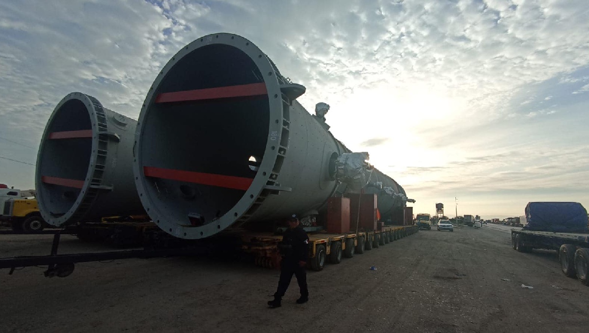 Trasladan calderas por carreteras de Tamaulipas.