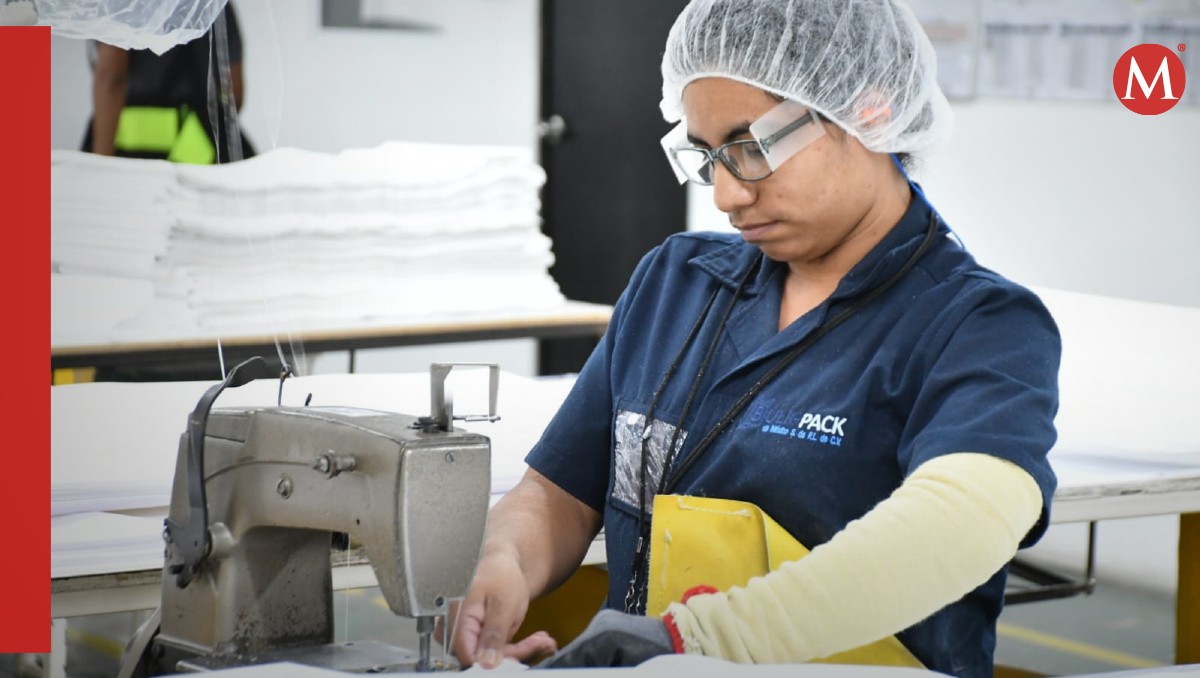 Trabajadores en industrias maquiladoras de Tamaulipas.