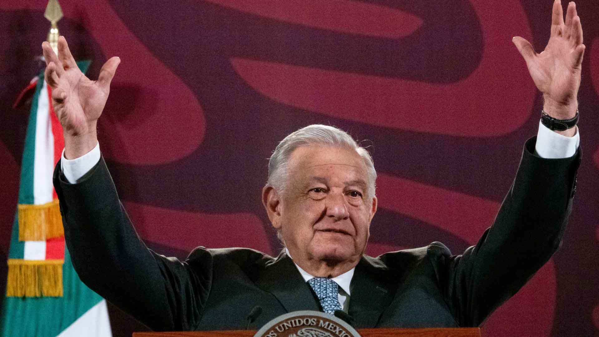 AMLO abre cuenta de TiktTok con disculpa a la diputada Salma Luévano