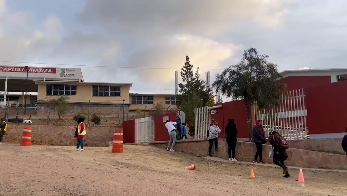 Se observó un elevado número de alumnos ausentes por las bajas temperaturas en Zacarecas. | Especial