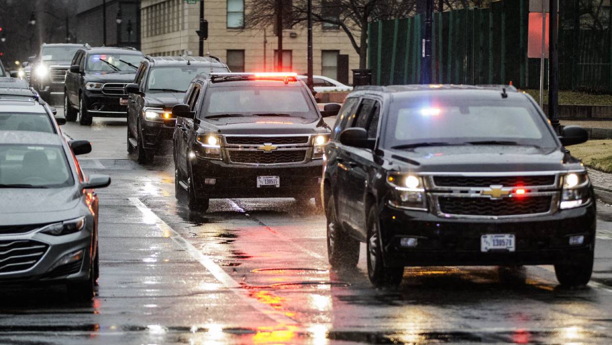 Trump llegó en una caravana y no pudo ser fotografiado | AFP