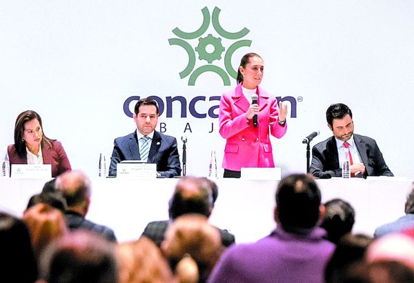 Estuvo con empresarios de la Concamin y de las cámaras de turismo. ESPECIAL