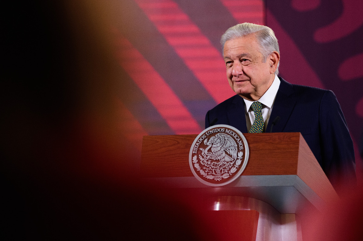 AMLO dijo que tiene constantes reuniones para concluir obras pendientes | Especial