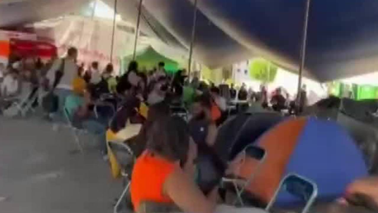 Autoridades en Oaxaca resguardan caravanas migrantes que avanzan a pie