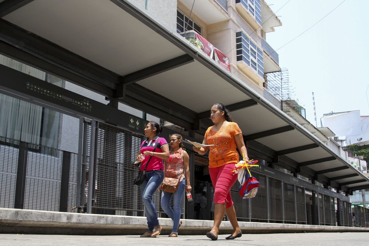 La Canaco-Servytur de Acapulco dijo que ya se habían hecho denuncias con anterioridad; ahora se está afectando al comercio. | Cuartoscuro