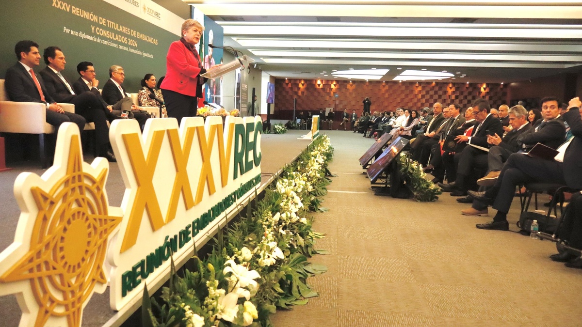 Canciller Alicia Bárcena durante su discurso. (X)