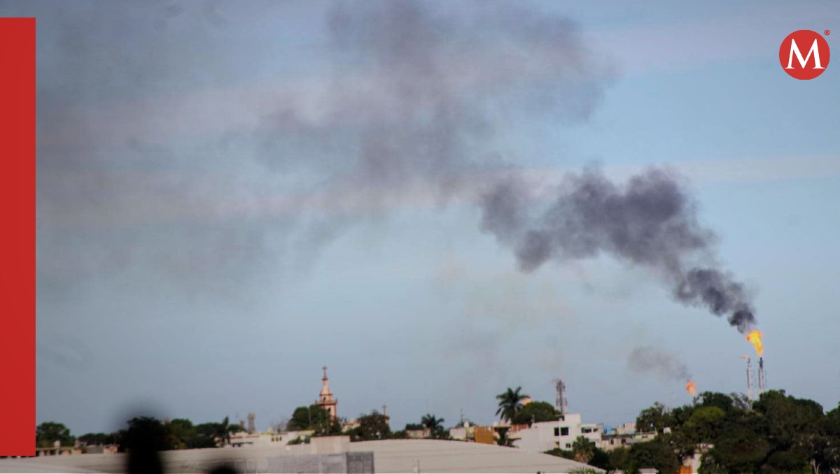 Emanaciones de la refinería Madero en la zona sur de Tamaulipas. (Sergio Sánchez)