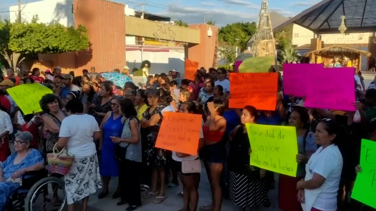 Damnificados por 'Max' se manifiestan en Guerrero; piden ayuda