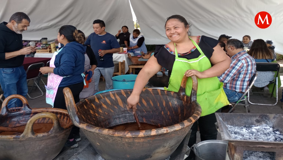 Feria del Mole deleita a locales y turistas en Cholula, Puebla | Abigail García