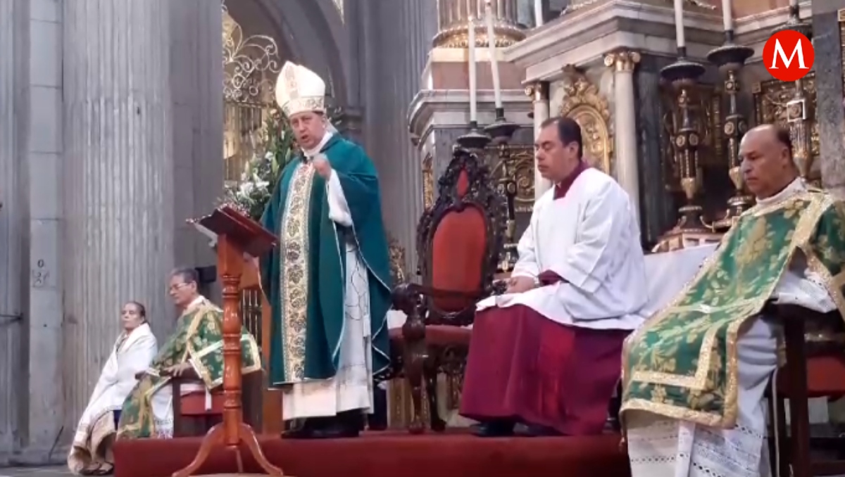 En misa dominical, piden por la salud del arzobispo de Puebla | Elvia García