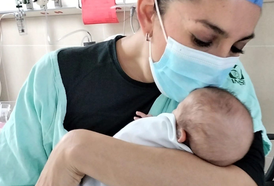 Personal del IMSS salva a trillizos en Aguascalientes. | Foto: Especial