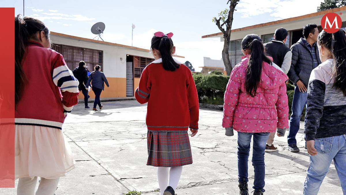 Alumnas en una primara de Texcapilla | (Especial)