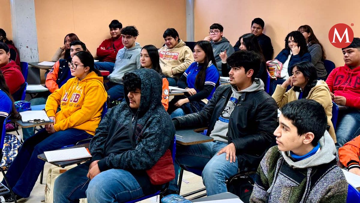 Alumnos de la Universidad Autónoma de Tamaulipas regresaron a clases hoy 15 enero 2024.