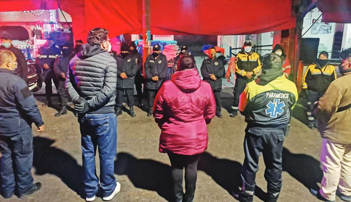 Locatarios del Mercado Municipal y tianguistas hicieron la denuncia. Especial