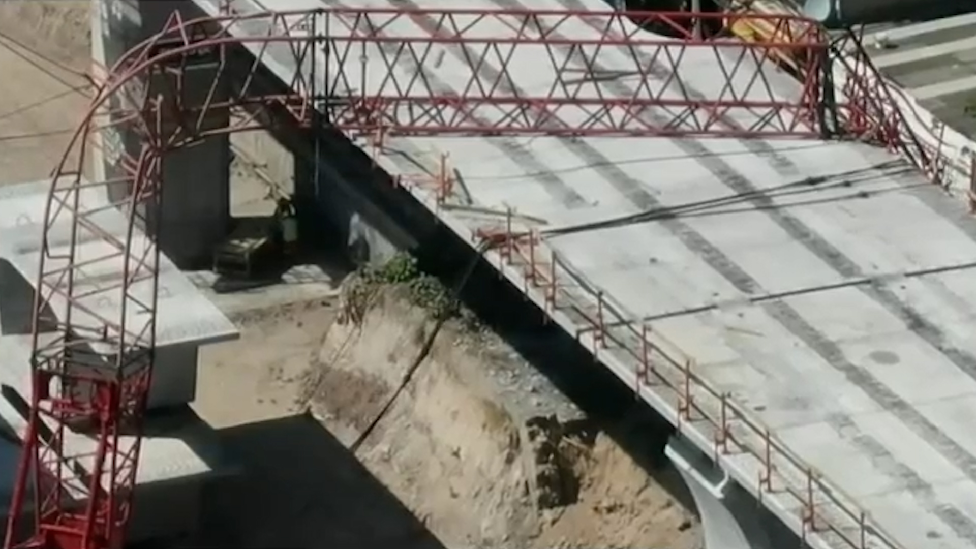 ¿Por qué se cayó la estructura del Tren Interurbano? Sobse responde
