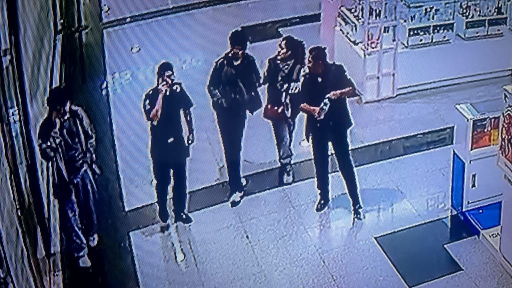 El menor fue localizado deambulando en el cine de Galerías Pachuca (Especial)