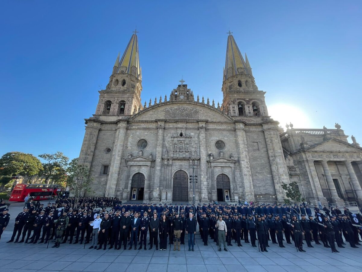 Ofician misa en la catedral de Guadalajara.(Cortesía)