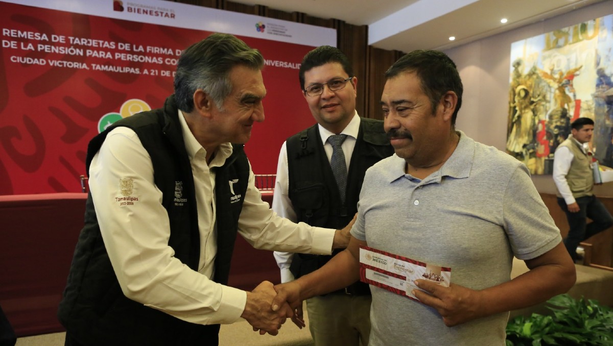 Américo Villarreal entrega programas sociales en Tamaulipas.