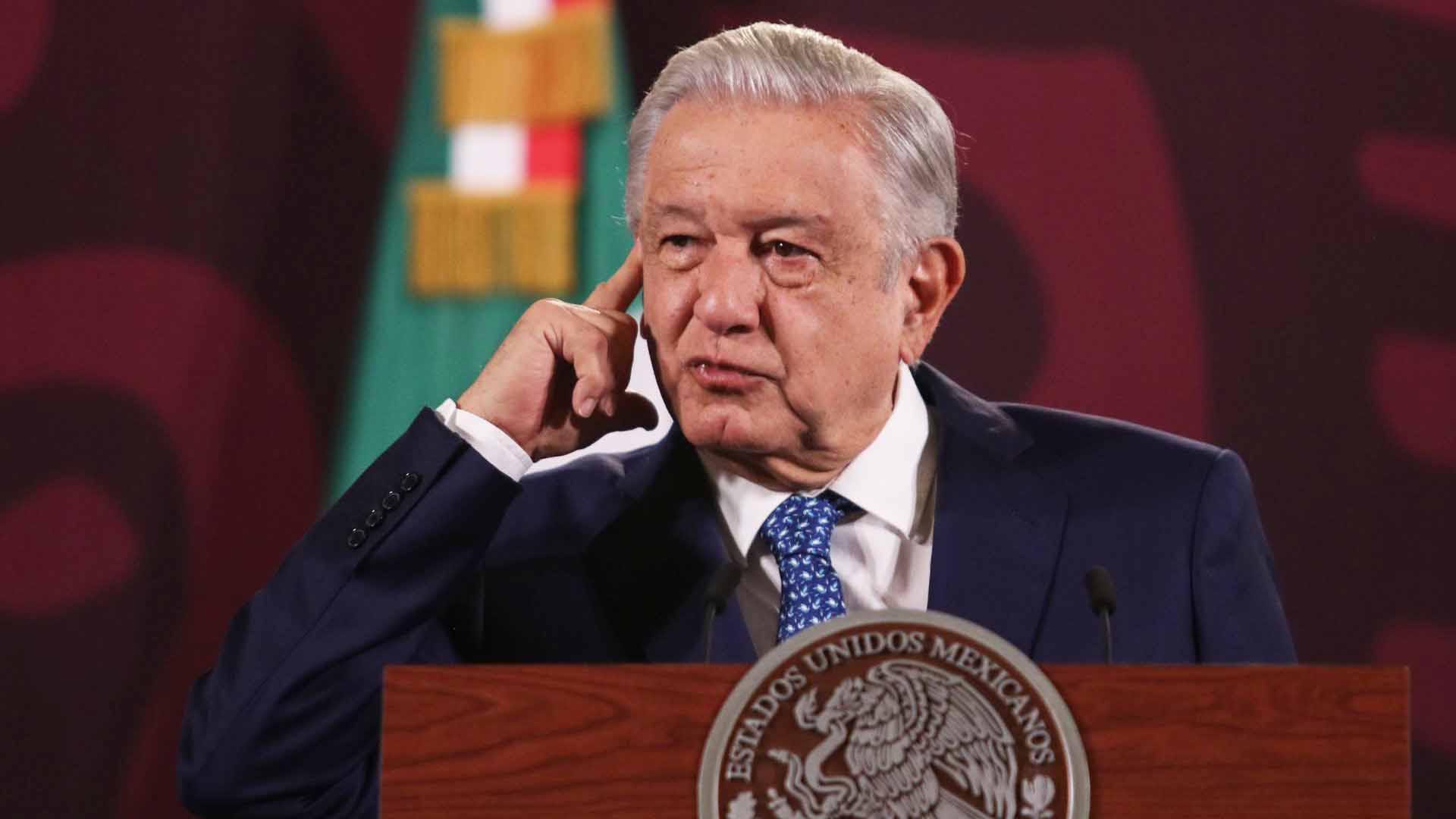 "¡Ya basta, son accidentes!": AMLO sobre caída de estructura en Tren Interurbano