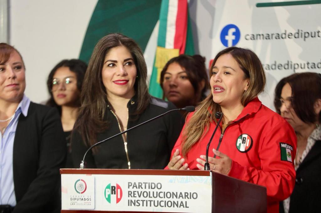Conferencia de prensa del grupo parlamentario del PRI. | Foto: Especial.