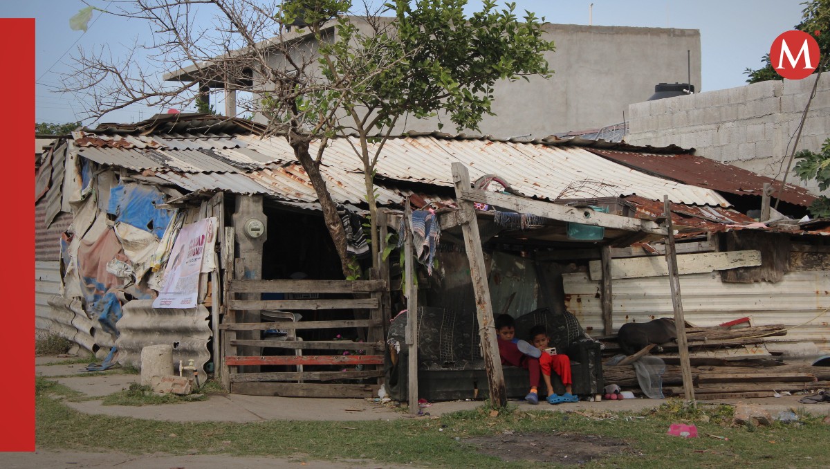 Familias vulnerables suelen usar leña dentro de sus casas para cobijarse del frío. (Yazmín Sanchez)