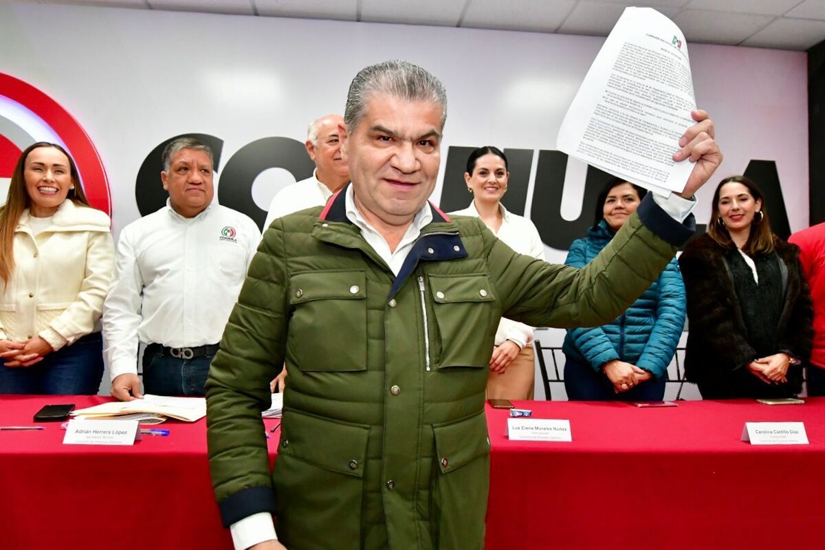 Miguel Riquelme presentó este miércoles su registro como aspirante a la candidatura por el Senado de la República. | Especial