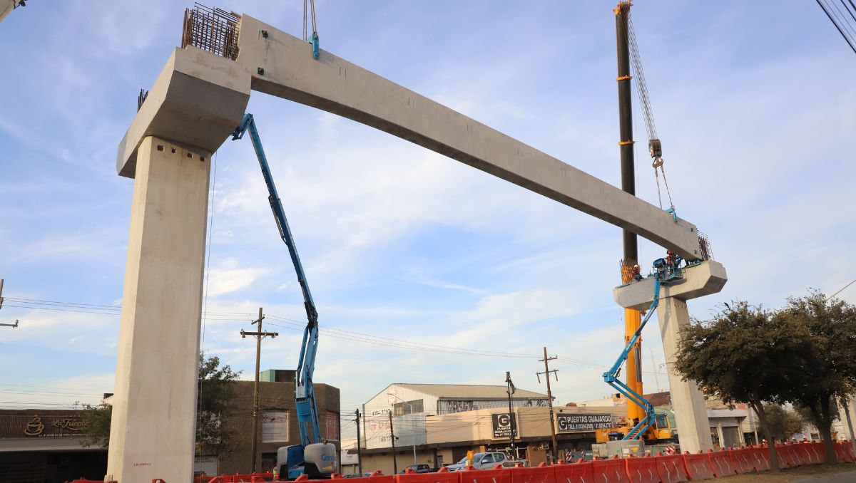 Construcción de la Línea 6 del Metro de Monterrey. Leonel Rocha