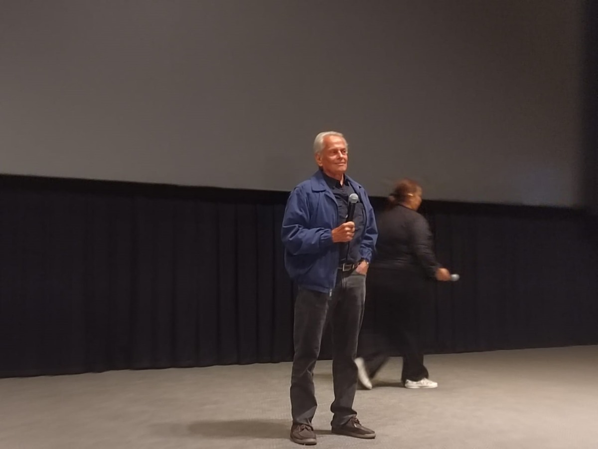 Eduardo Strauch se conmueve con La Sociedad de la Nieve en su visita a Guadalajara (Dalia Rojas)