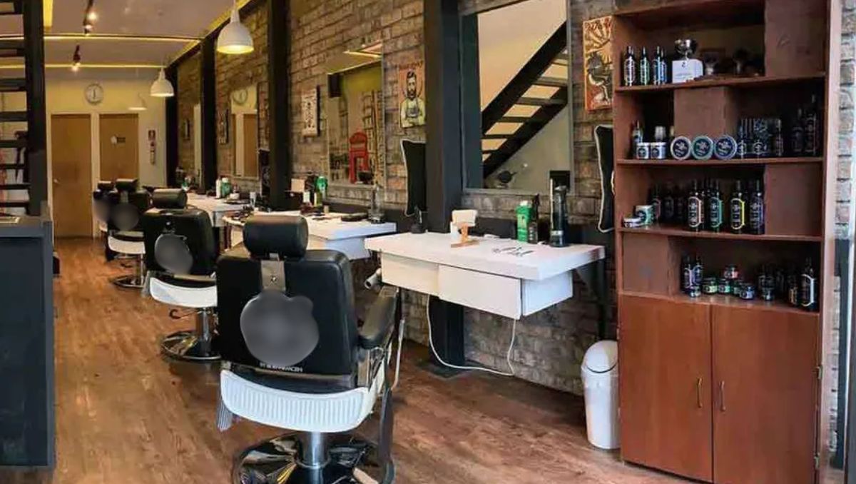 El hombre acudió a una barbería a raparse. (Especial)