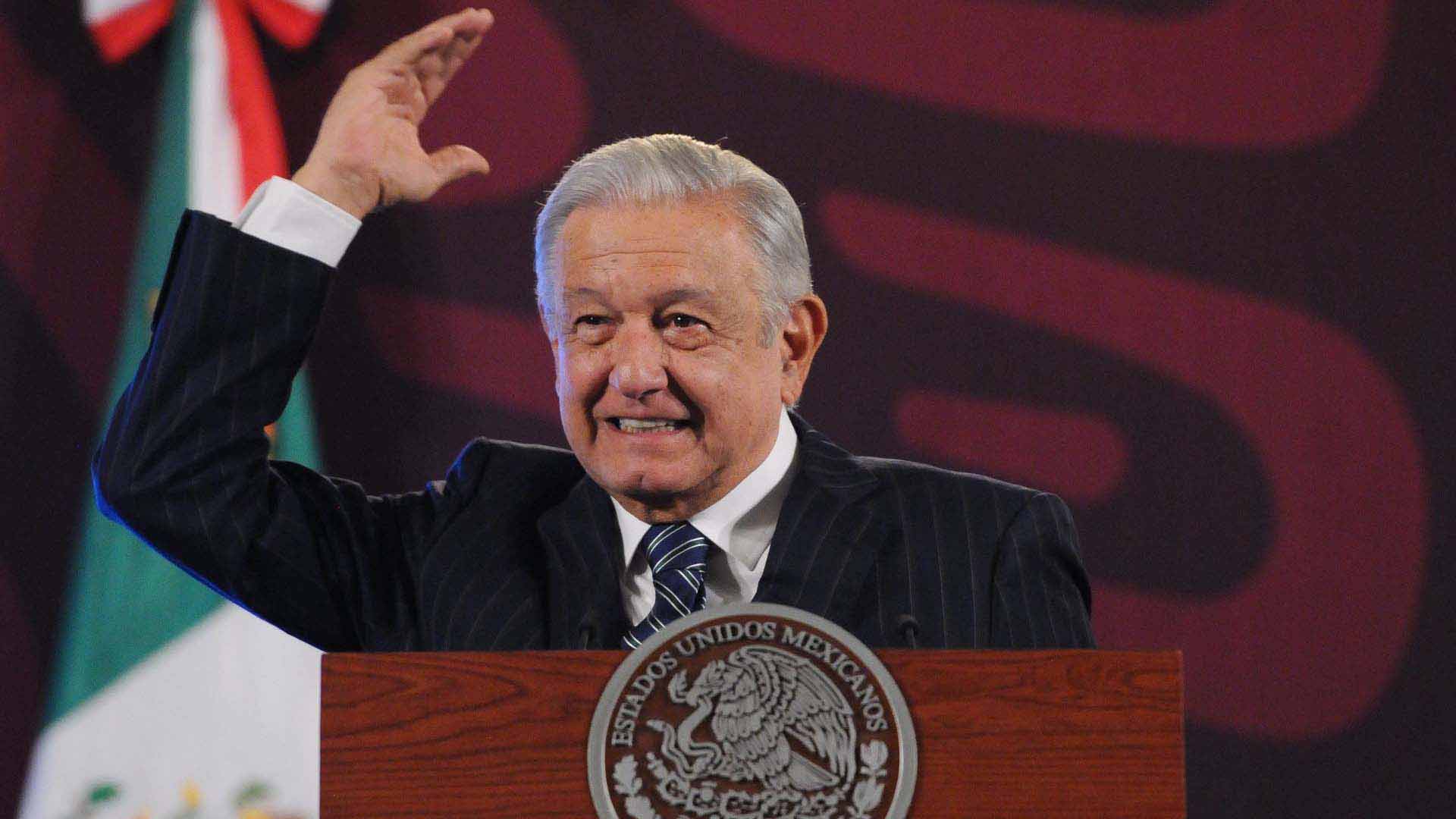 "El fenómeno Milei": AMLO se lanza contra propuesta en foro económico