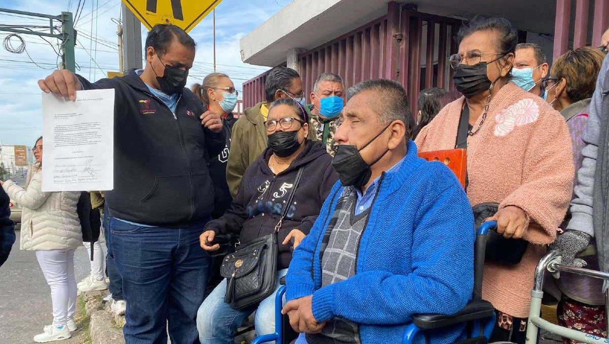 La protesta se realizó en el exterior del nosocomio. (Reynaldo Gutiérrez)