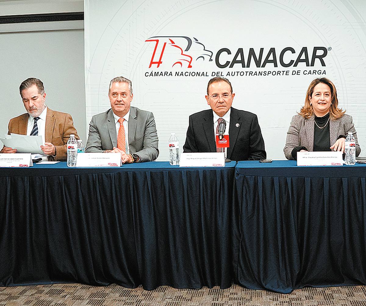 Dirigentes de la cámara exigen apoyo al sector transportista. Especial y Ariel Ojeda