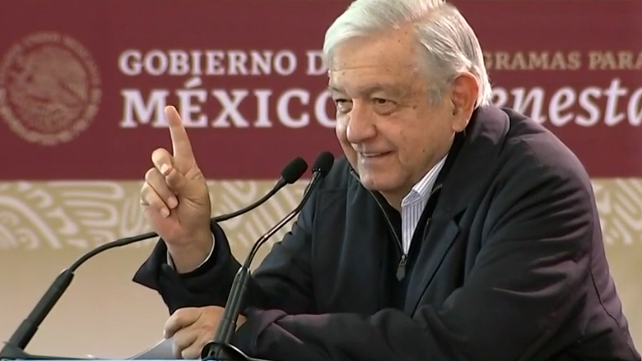 "La educación no es un privilegio, es un derecho": AMLO durante evento en Zacatecas