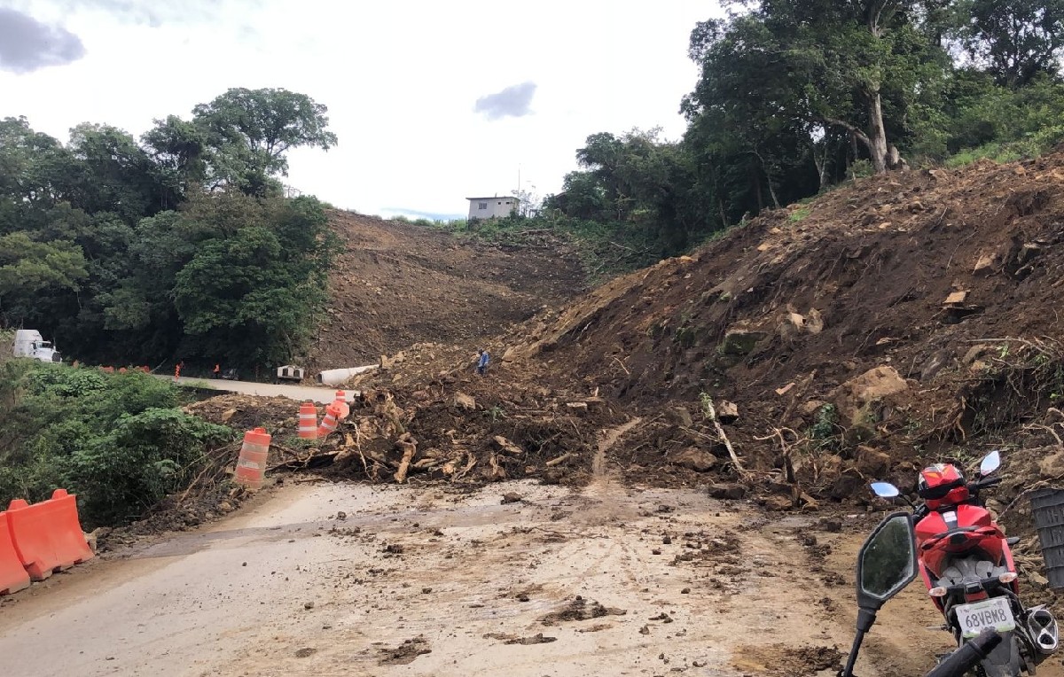 Deslave en autopista Las Valles-Tamazunchale (Foto: Gerardo Duque)