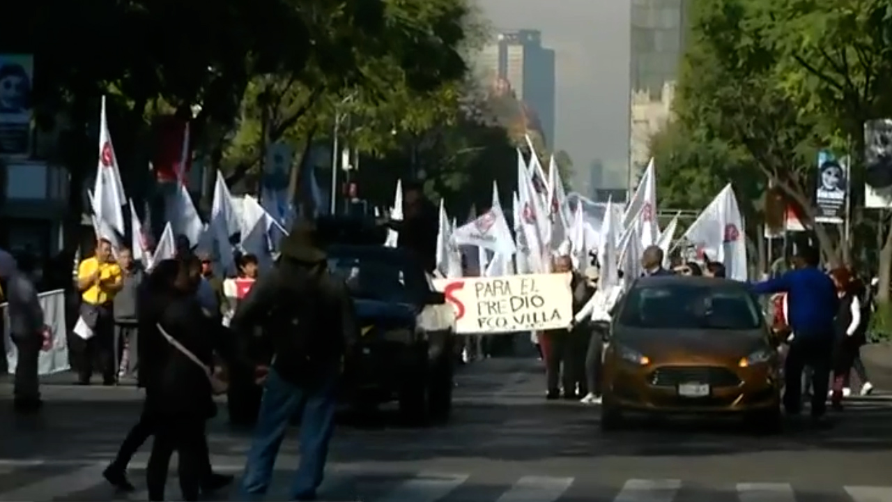 Reportan marcha de locatarios en avenida Juárez, CdMx; realizarán mitin en Eje Central