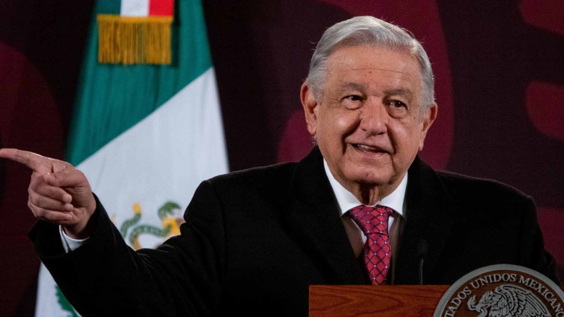 AMLO anuncia que Mexicana de Aviación tiene los mejores precios