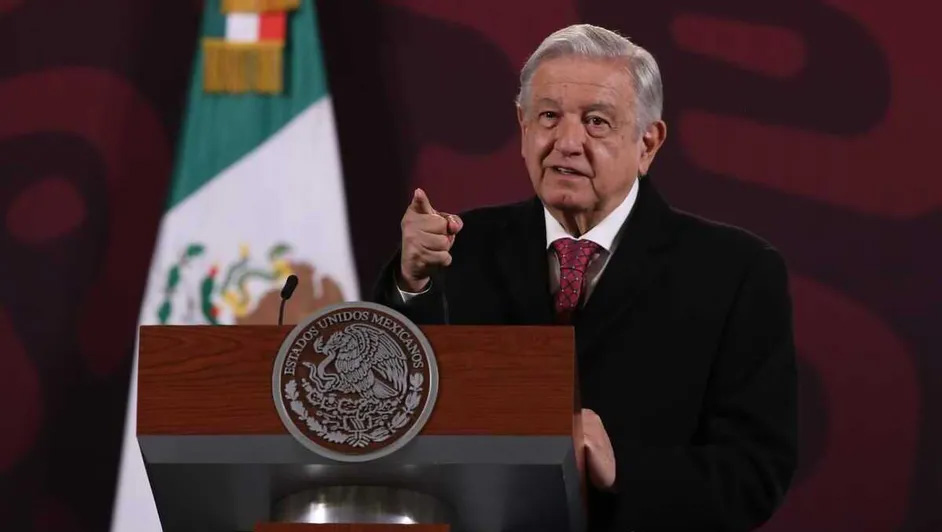 AMLO reta a Zedillo a responder sobre el Fobaproa, salario mínimo y trenes