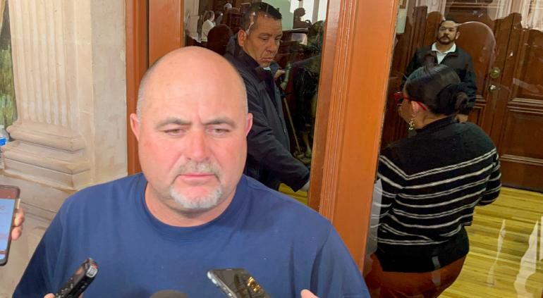 LeBarón protesta en Palacio de Chihuahua y amaga con tomar puentes  | Norma Ponce