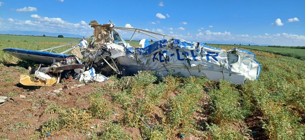 En Sinaloa, piloto sobrevive tras desplome de su avioneta fumigadora  | Raeb Morales