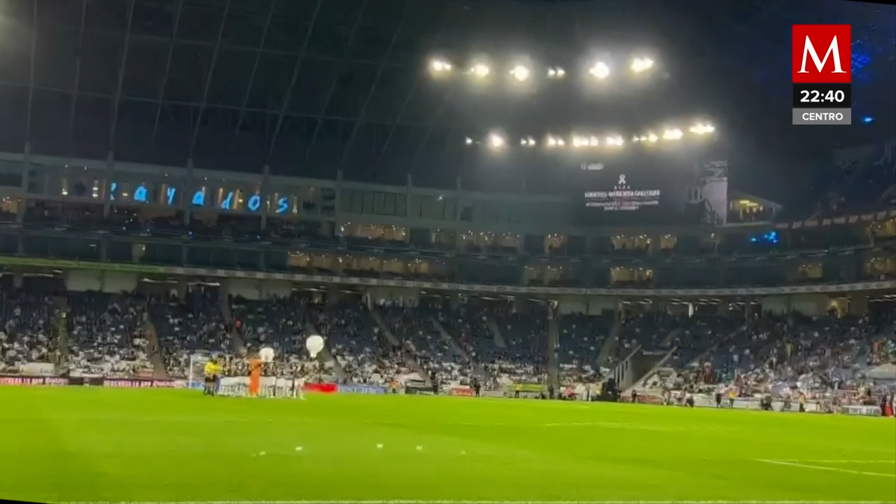 Aficionados de Rayados rinden tributo a Maribel Mercado antes del partido contra Querétaro