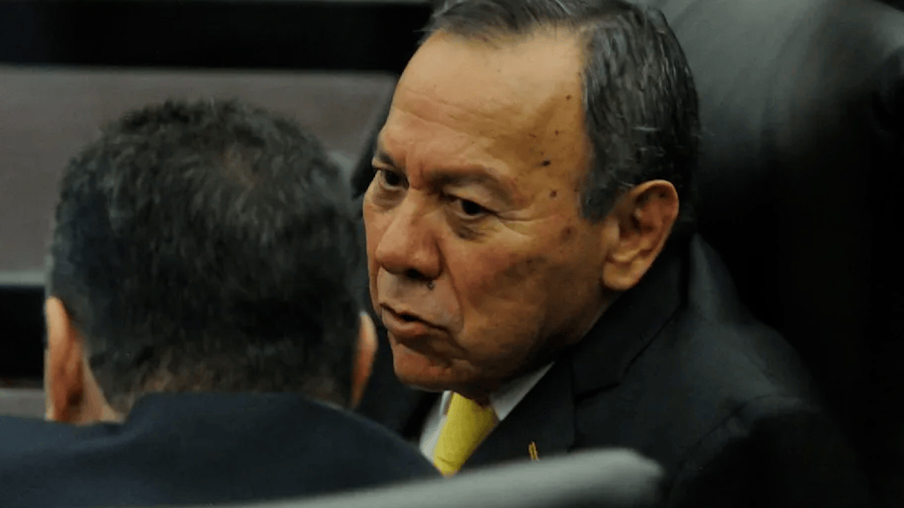 Zambrano va como pluri al Senado pese a confrontación del PRD por escaños