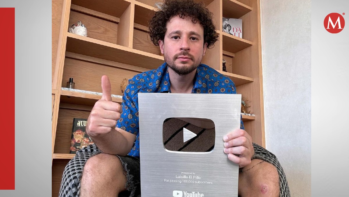 Así mostró la placa por 100 mil seguidores / Instagram