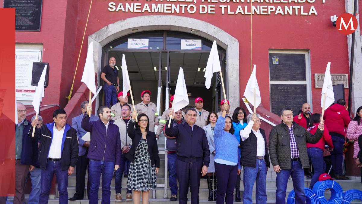 Tony Rodríguez, alcalde de Tlalnepantla, al centro de la imagen | (Especial)