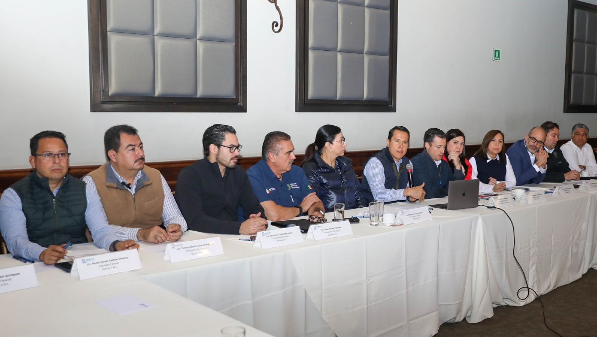 Alcaldes y diputados federales arman frente por la calidad del aire de Nuevo León. Foto: Kevin Recio