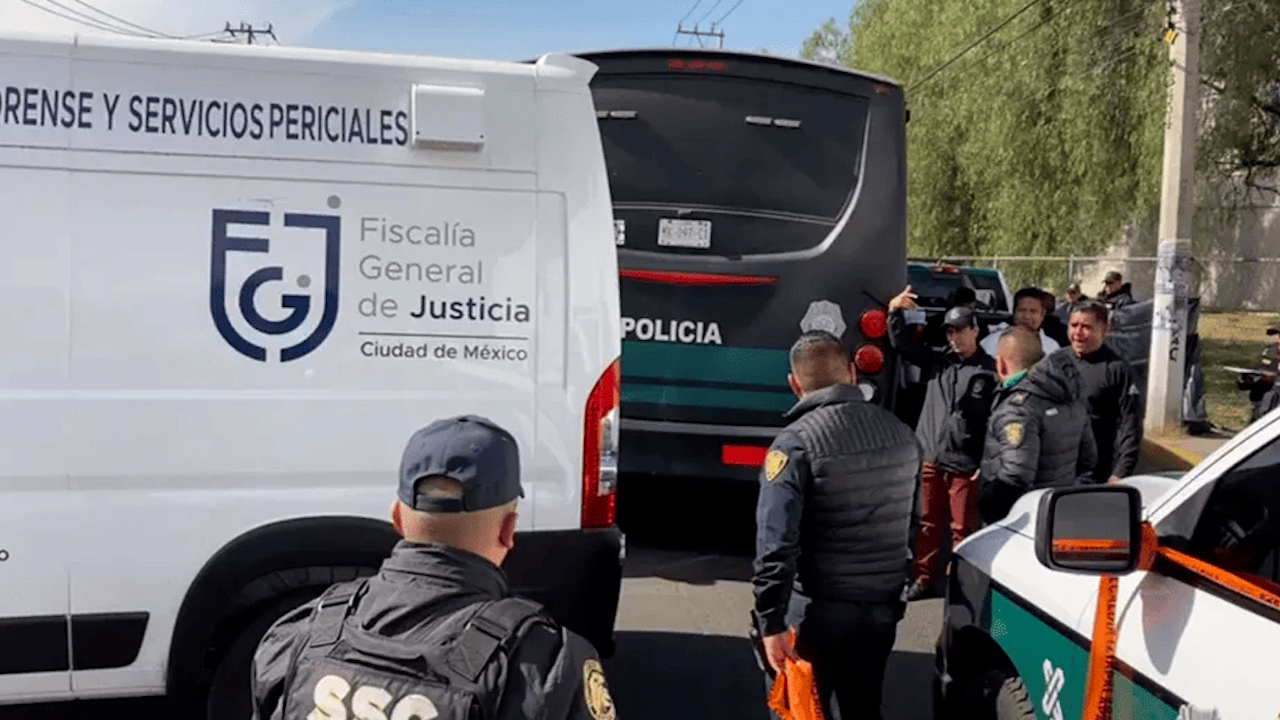 Encuentran cabeza humana en hielera con amenaza del CJNG cerca del Reclusorio Norte