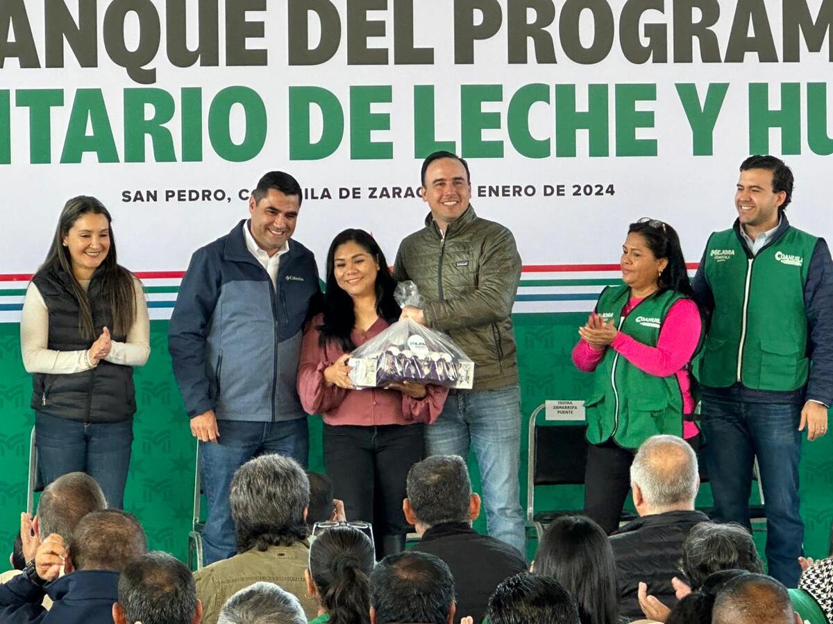 El gobernador Manolo Jiménez arrancó el programa alimenticio "Leche y Huevo" en San Pedro. | Especial