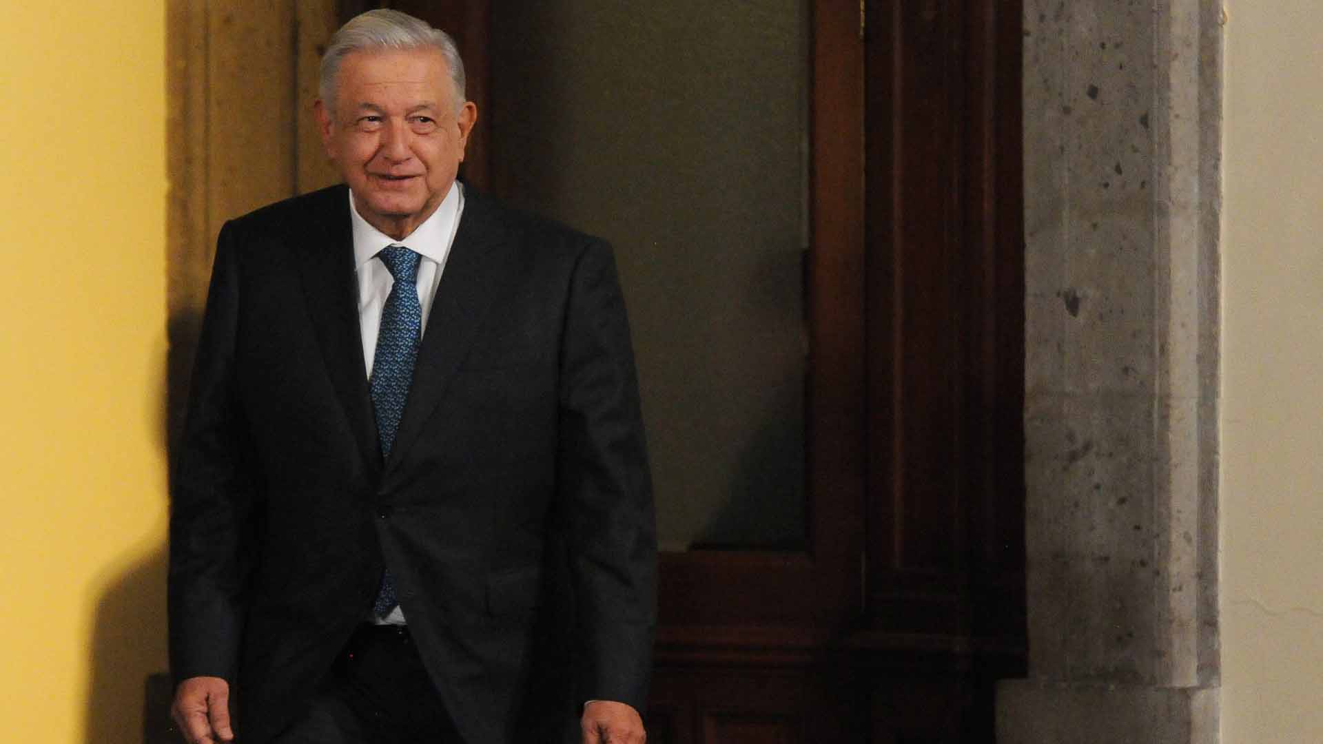 AMLO dice que una de las reformas que enviará en febrero es contra el maltrato animal