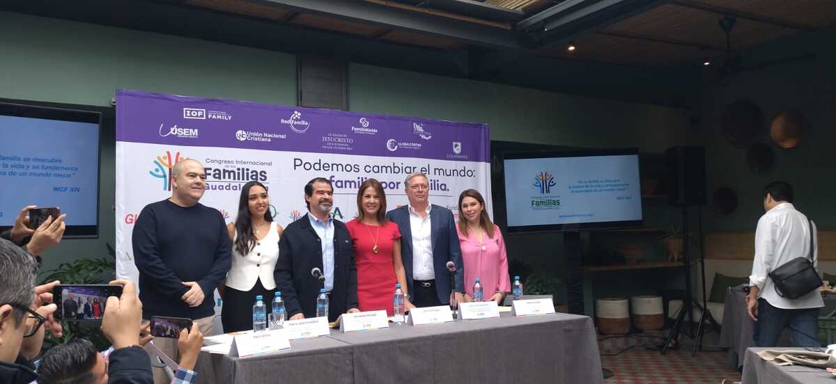 Presentación del Congreso Internacional de las Familias México. (Diana Barajas)