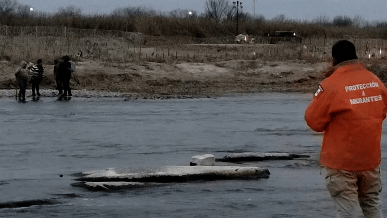 Alertan por aumento en flujo del Río Bravo, situación que pone en riesgo a migrantes